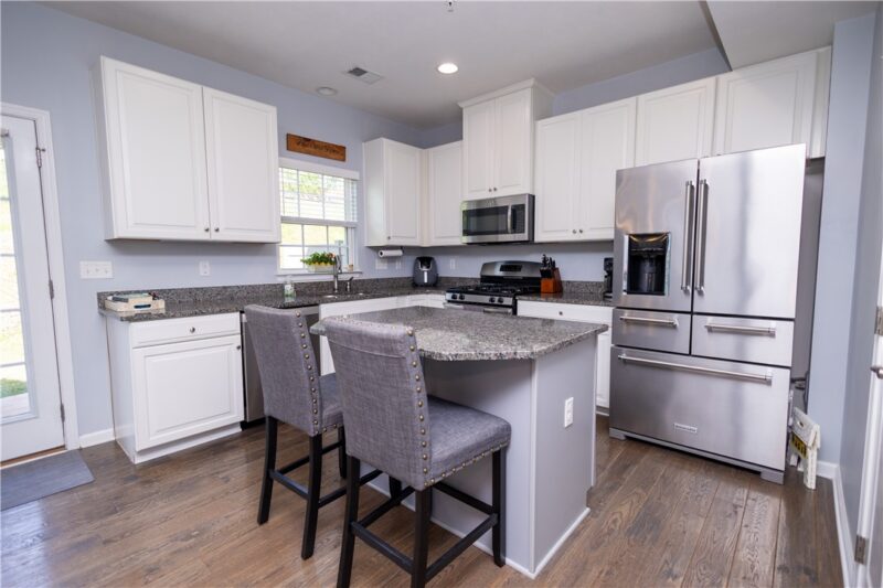 212 Noble Woods Dr — photo 3