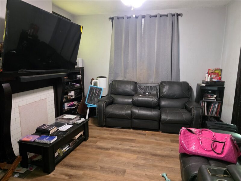 420 Walnut St — photo 4