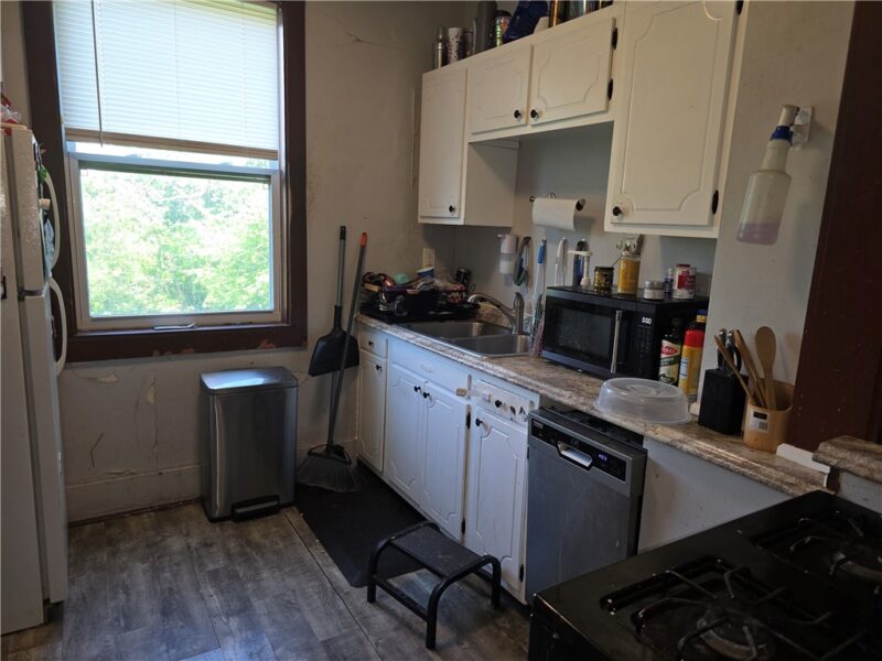 420 Walnut St — photo 8