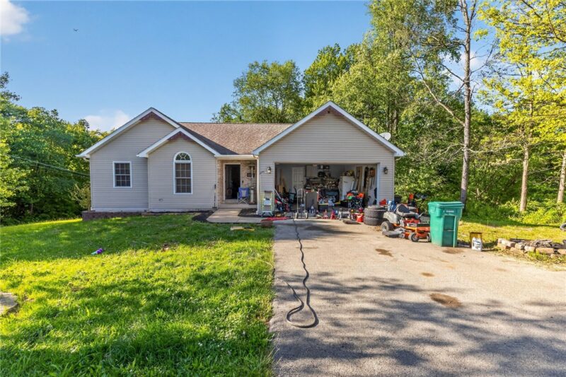 110 Chrie Ln — photo 3