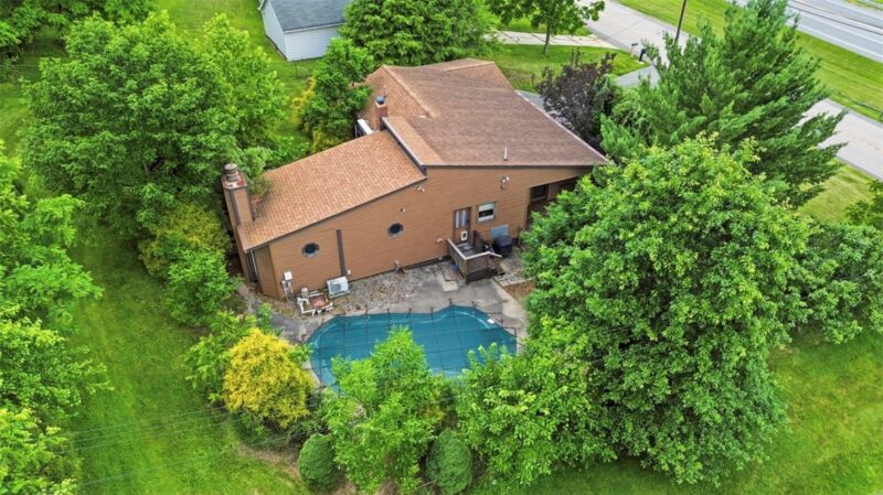 452 E McMurray Ct — photo 2