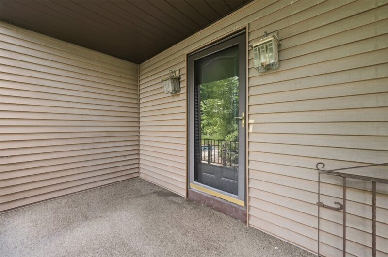 452 E McMurray Ct — photo 6