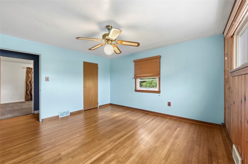 452 E McMurray Ct — photo 8