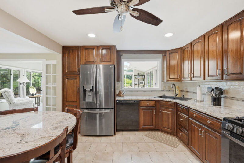 113 Farmingdale DRIVE — photo 8