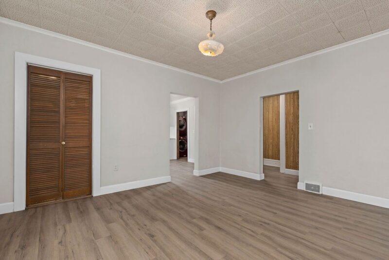 826 4th Ave — photo 6
