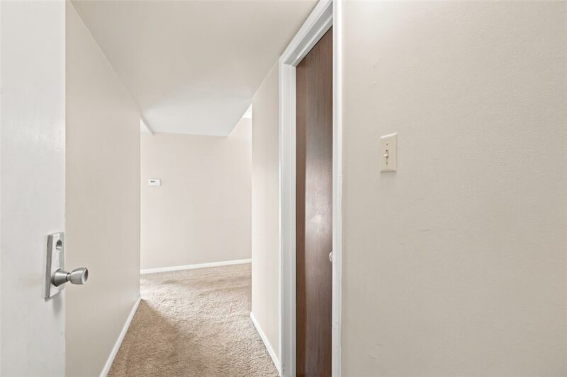 2160 Greentree Rd 807W — photo 2
