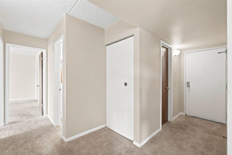 2160 Greentree Rd 807W — photo 3