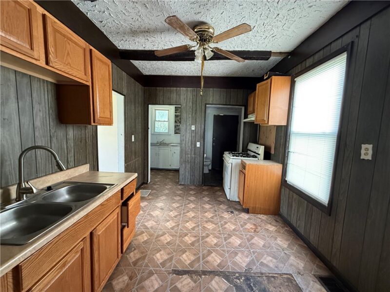 818 S Oakland Ave — photo 3