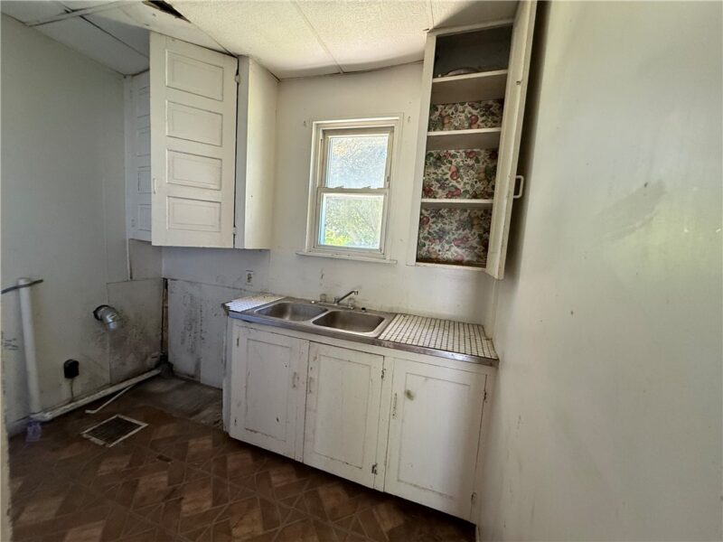 818 S Oakland Ave — photo 6