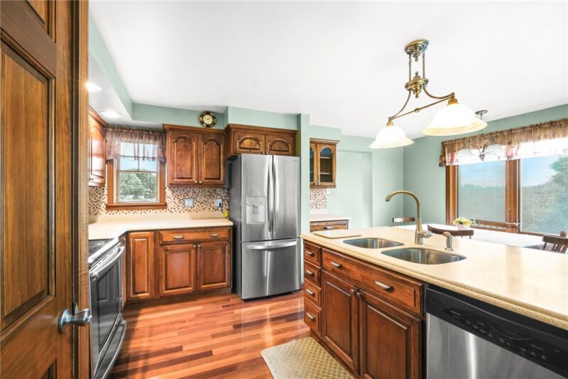 2422 Silver Oak Place — photo 7