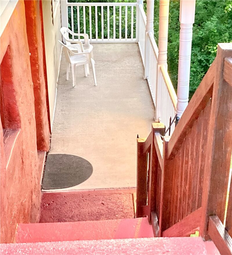 411 Rostraver St — photo 4