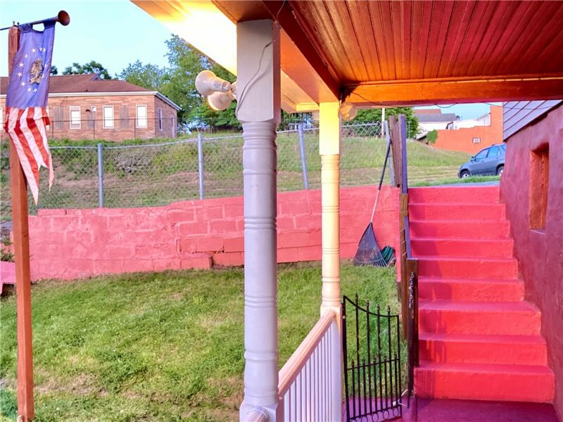 411 Rostraver St — photo 5