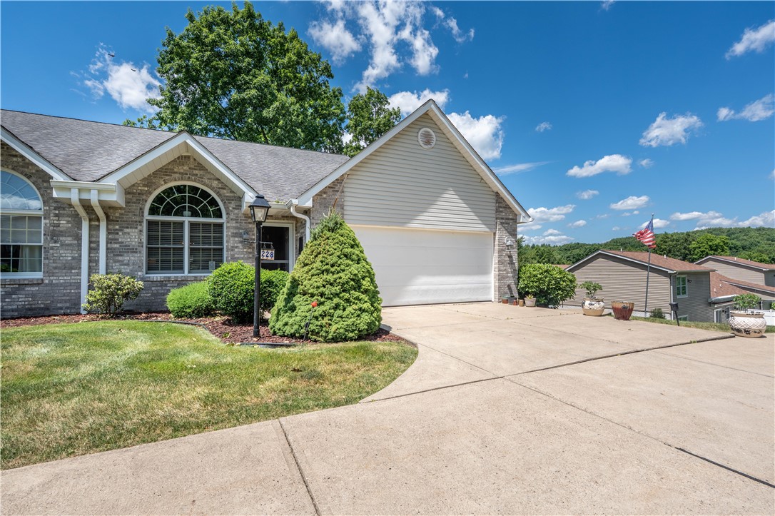 228 Country View Drive — photo 1