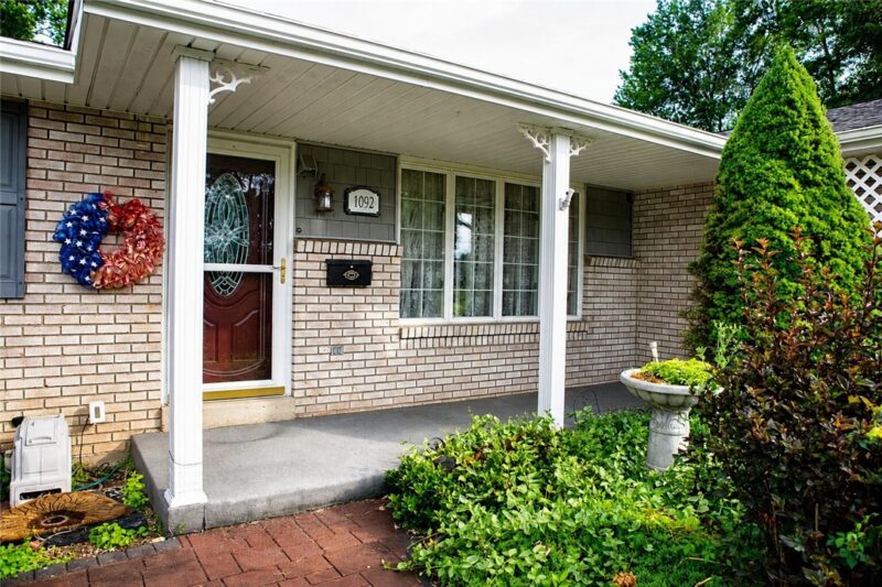 1092 Williams Dr — photo 3