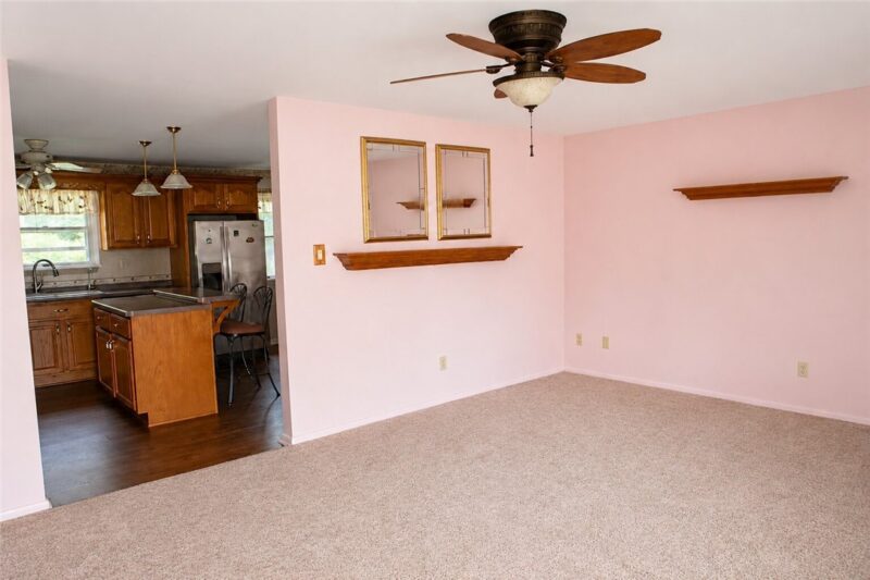 1092 Williams Dr — photo 4