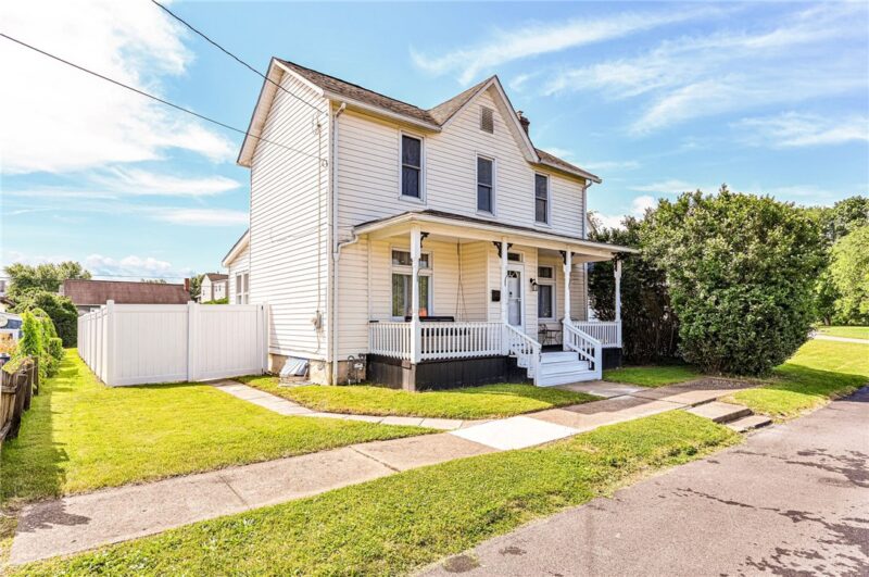 27 Oak St — photo 3