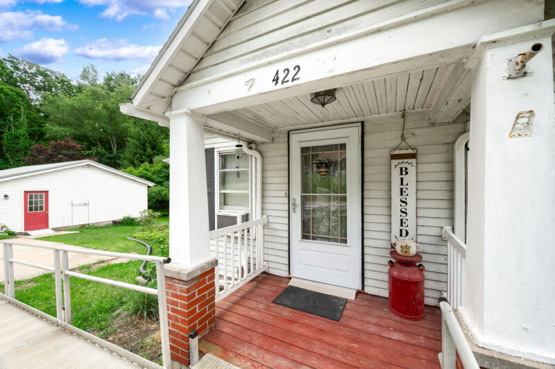 422 MCCALMONT ROAD — photo 4