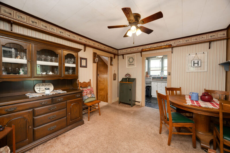 422 MCCALMONT ROAD — photo 8