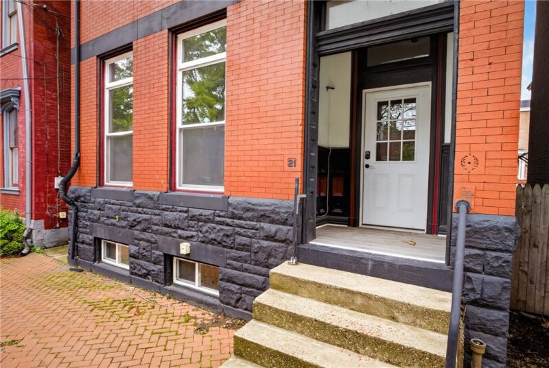1005 Sheffield St — photo 3