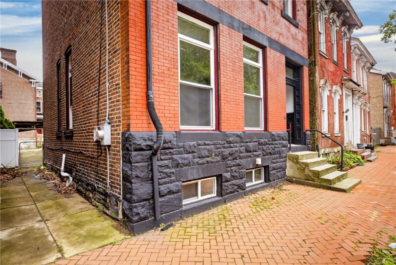 1005 Sheffield St — photo 4