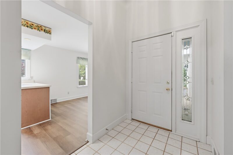 187 Jonathan Place — photo 8