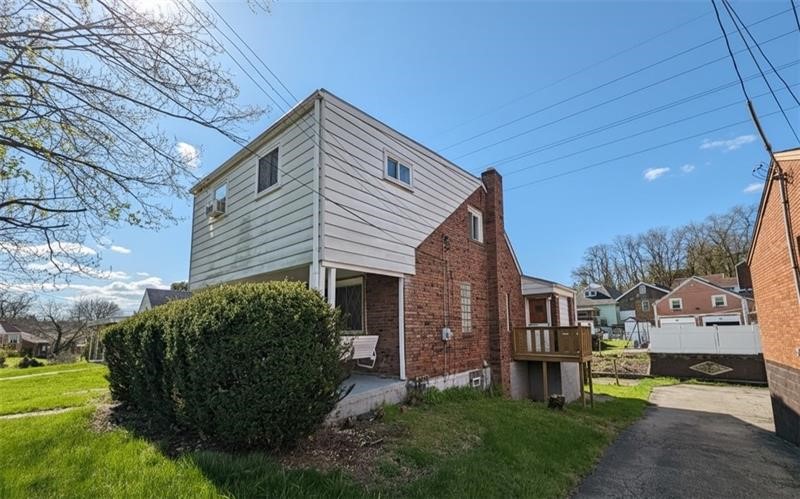 1034 Elwell St — photo 2
