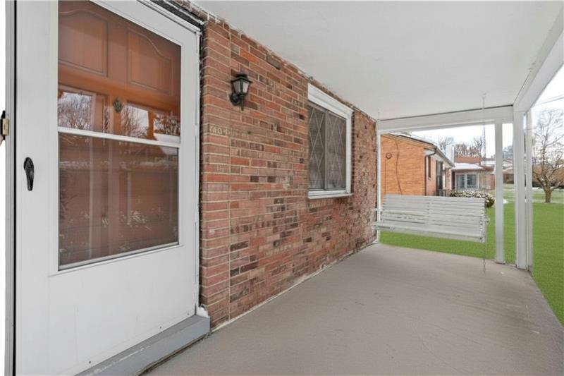 1034 Elwell St — photo 3