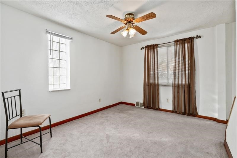 1034 Elwell St — photo 5