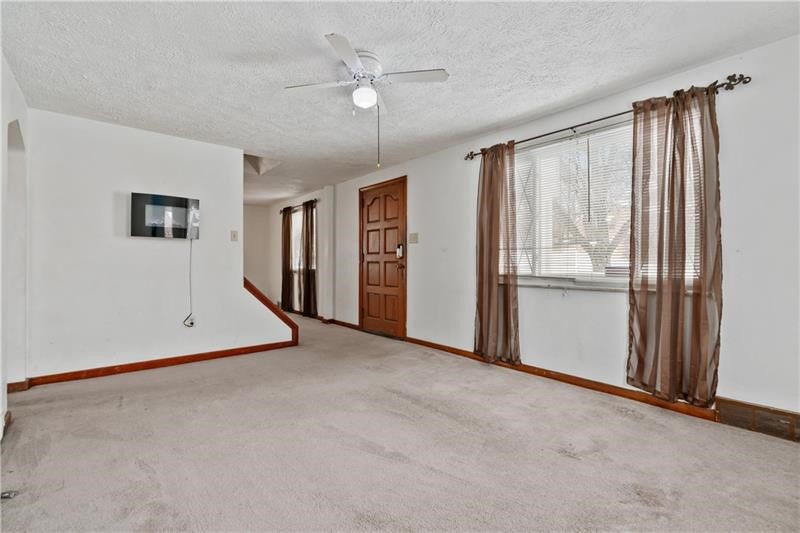 1034 Elwell St — photo 6