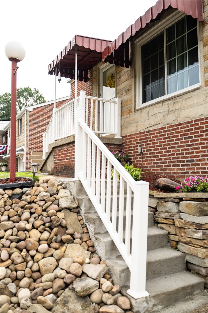 320 Glencoe Dr — photo 4