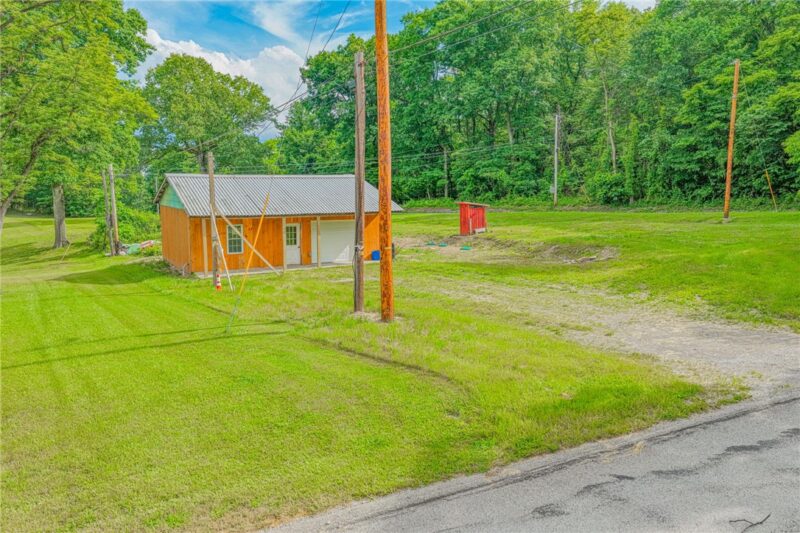 325 Oakdale Road — photo 4