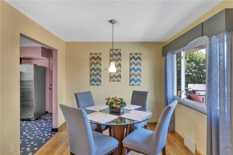 930 Crestview Dr — photo 5