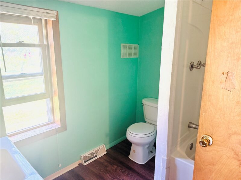 1231 and 1233 Pegtown Ave — photo 7