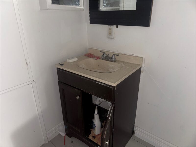 340 Park Rd — photo 3