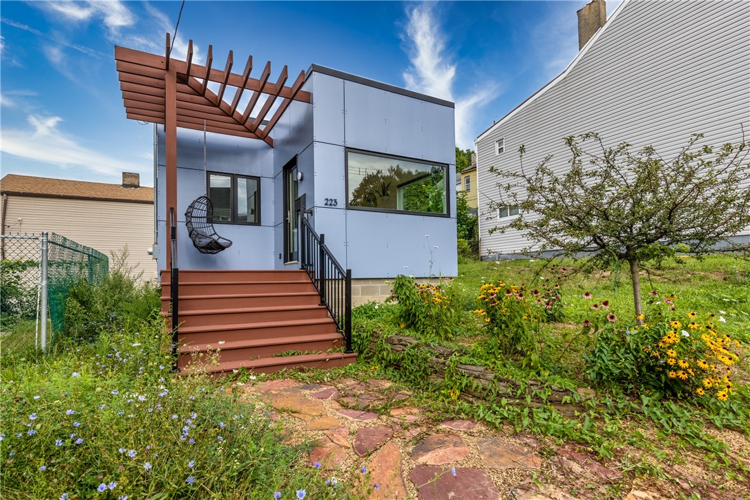 223 N Atlantic Ave — photo 1