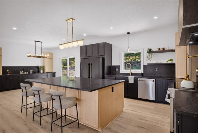 221 Wilbert Street — photo 6