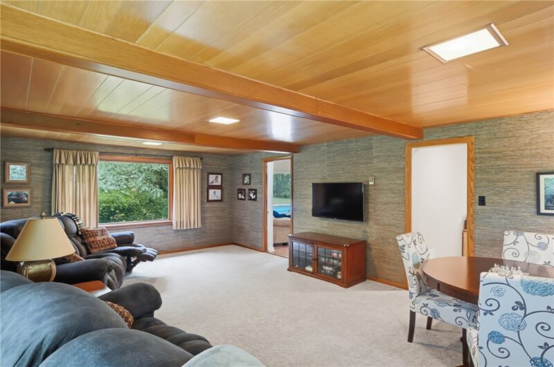 401 Robertson Rd — photo 6