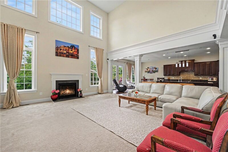 303 Connemara Ct — photo 5