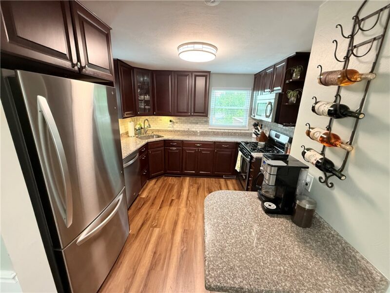 317 Noel Dr — photo 6