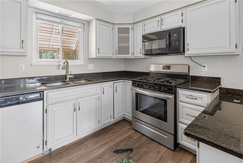 1025 Catherine Dr — photo 8