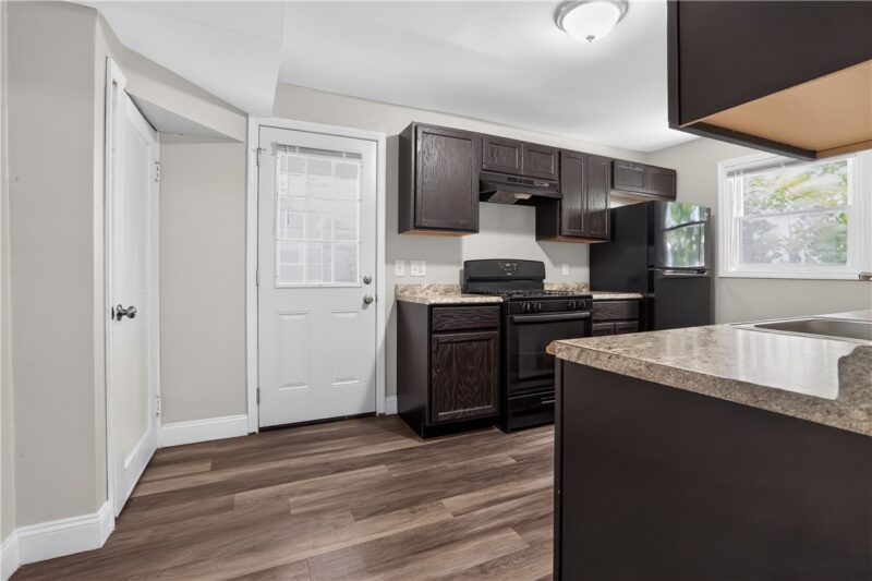 320 Fernhill Ave — photo 8