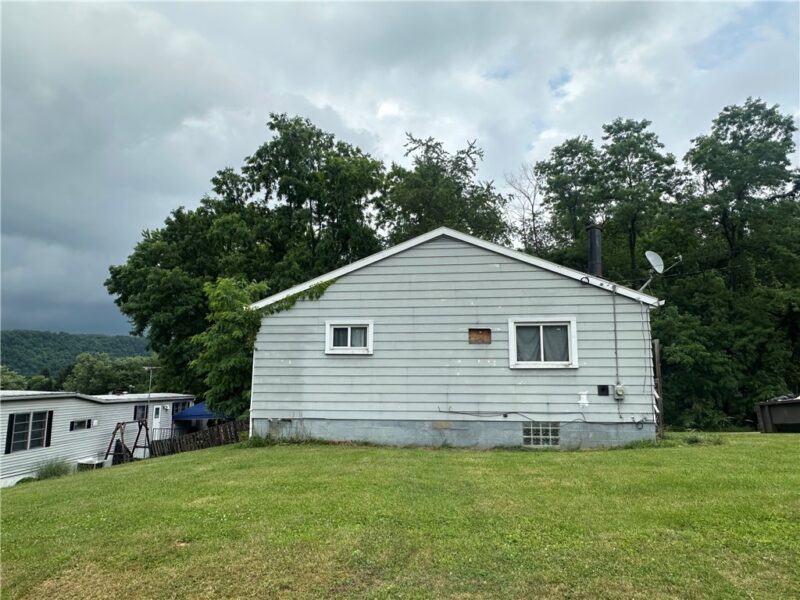 301 Armstrong Avenue — photo 4