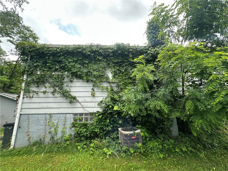 301 Armstrong Avenue — photo 6