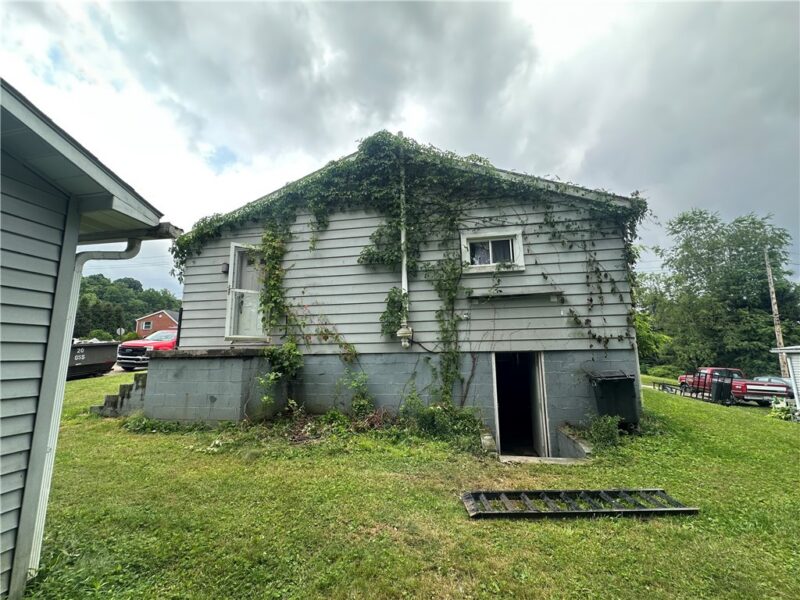 301 Armstrong Avenue — photo 8