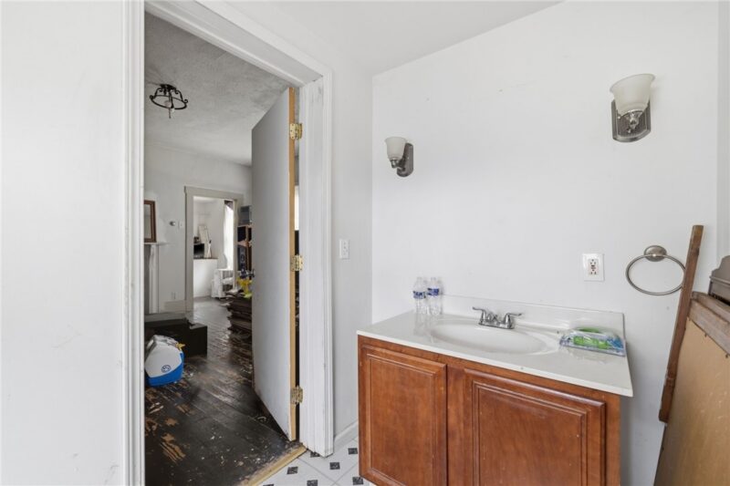 304 Division St — photo 7