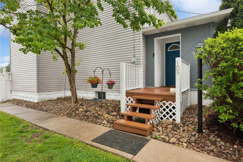 109 Jefferson St — photo 2