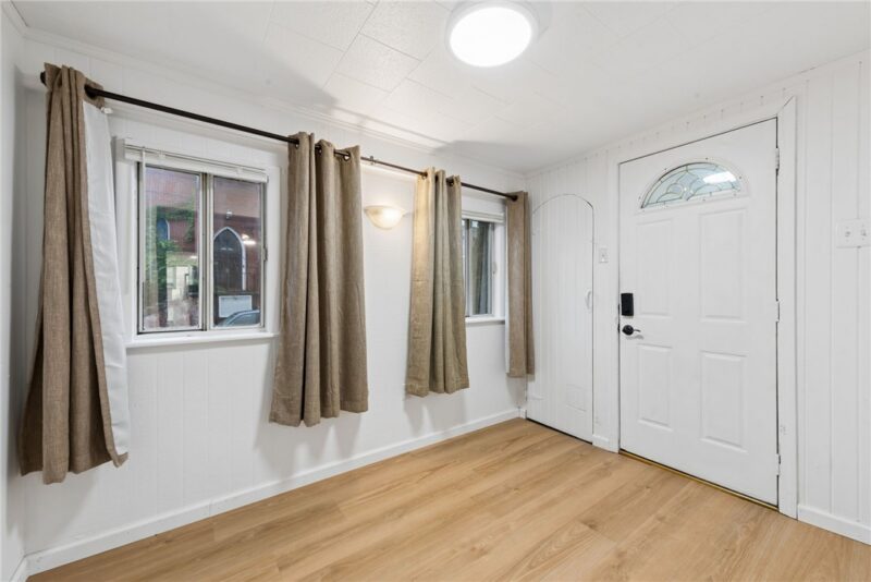 109 Jefferson St — photo 4