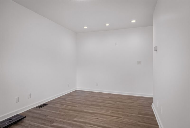 635 Valley St — photo 6