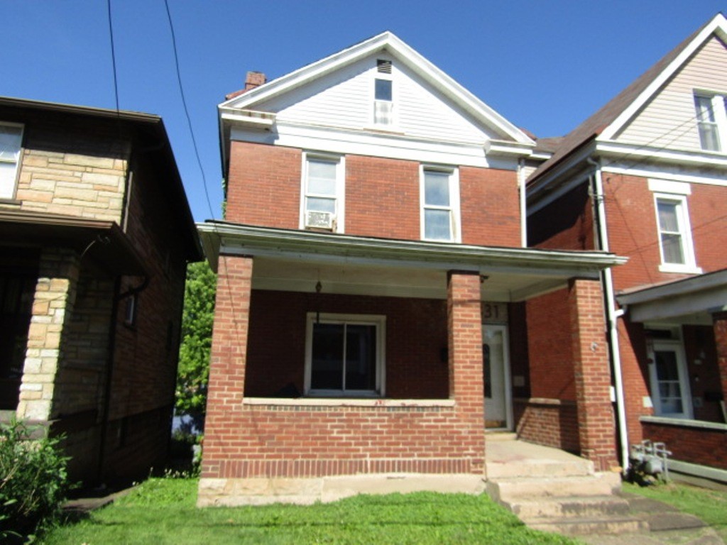 331 James St — photo 1