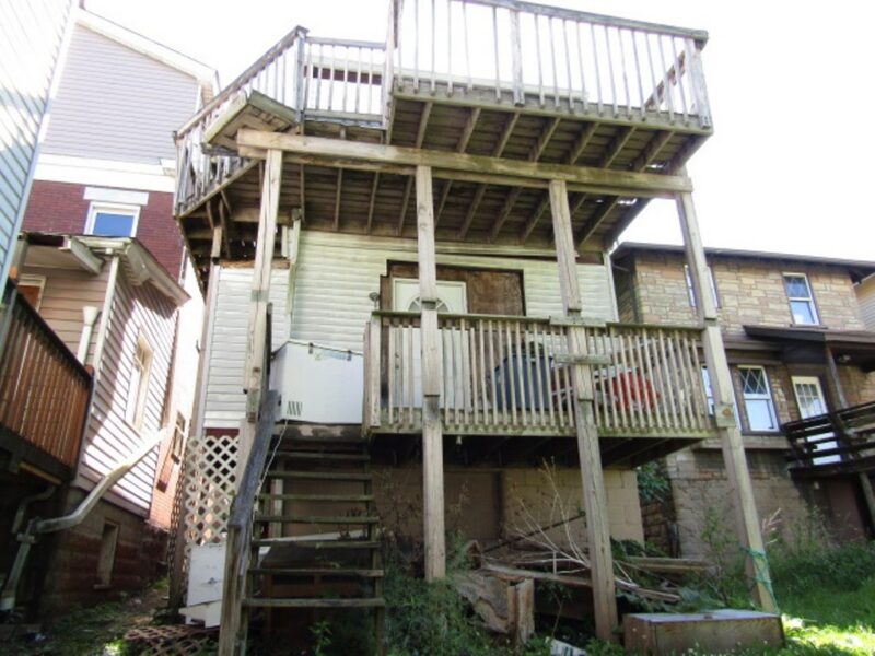 331 James St — photo 3